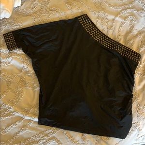 One shoulder top